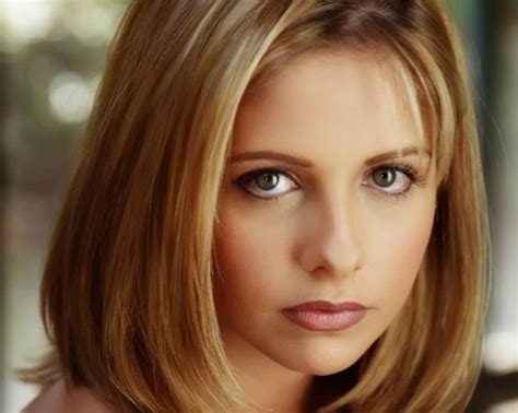 actresses born in 1977|sarah michelle gellar parents.